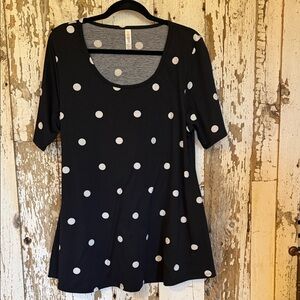 LuLaRoe Black and White Polka Dot Short Sleeve Top